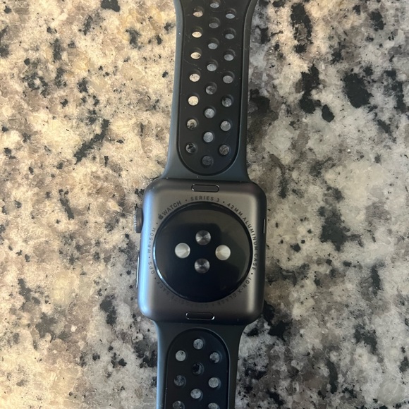 Apple Watch Series 3 42mm - Picture 3 of 4